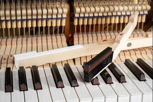 法瑟钢琴键盘.jpg